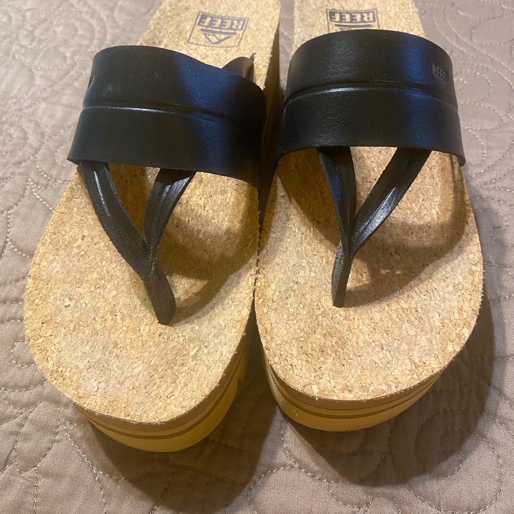 Reef Cshn Lennox Higher black/tan size 7 New in box worn once-tried on in house